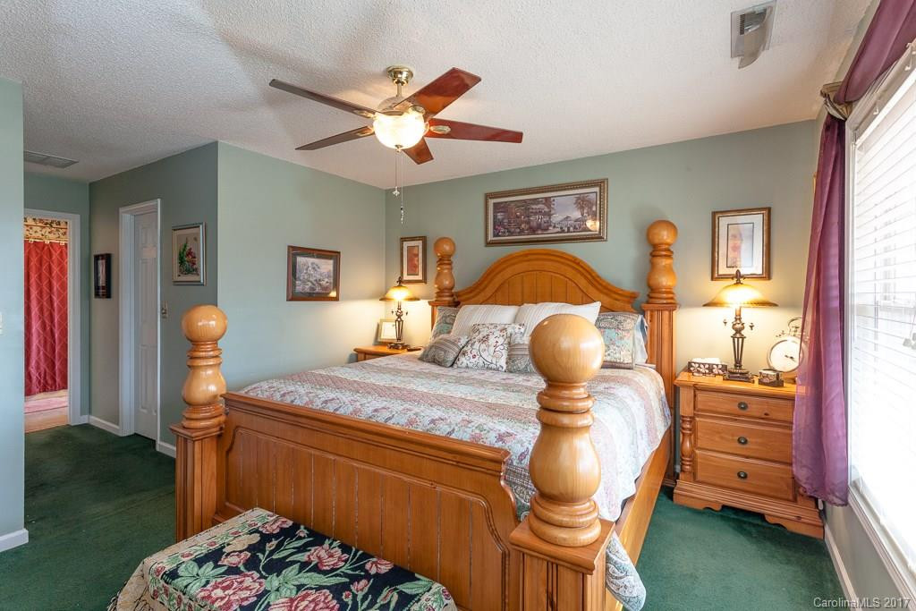 70 Knollview Drive #10 - Photo 15