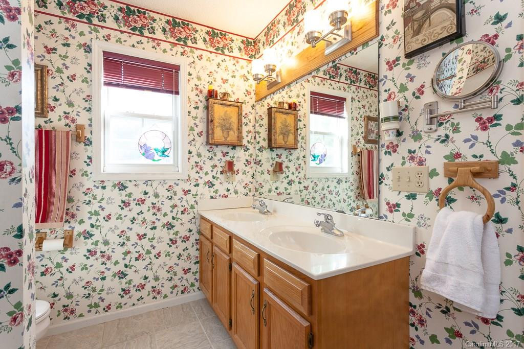 70 Knollview Drive #10 - Photo 16