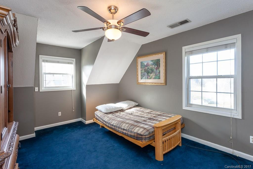 70 Knollview Drive #10 - Photo 20