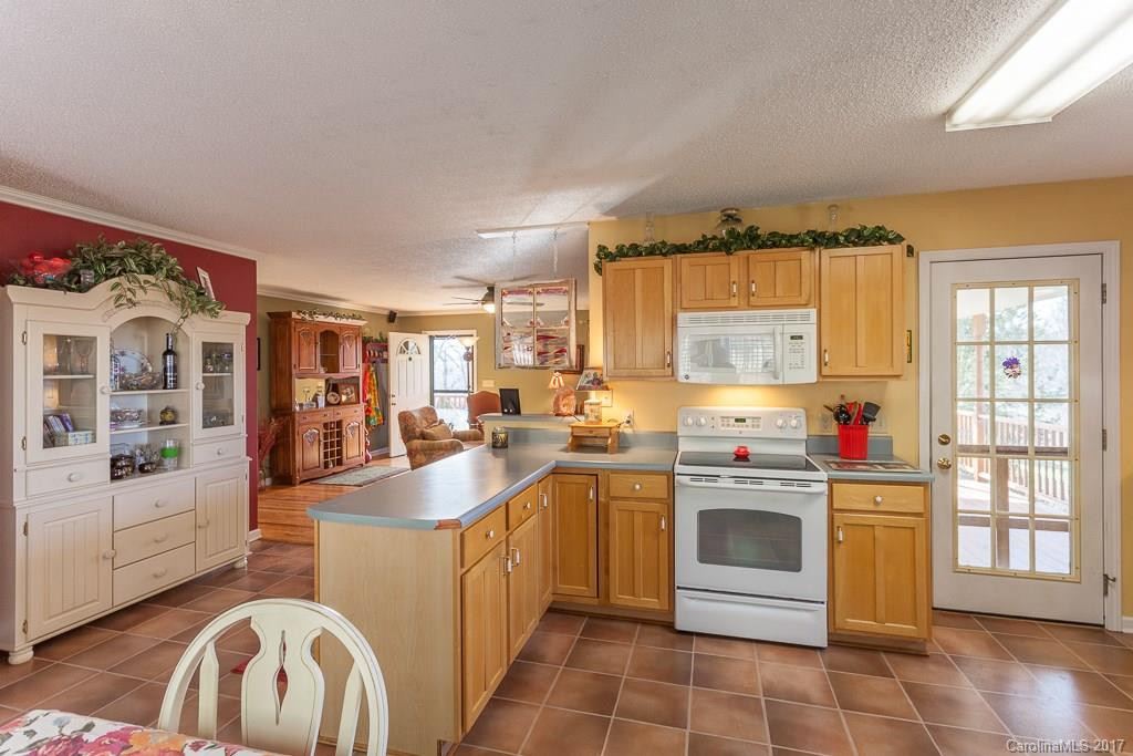 70 Knollview Drive #10 - Photo 8
