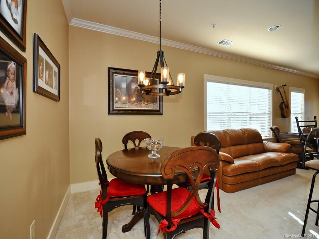 9 Kenilworth Knoll #127 - Photo 2
