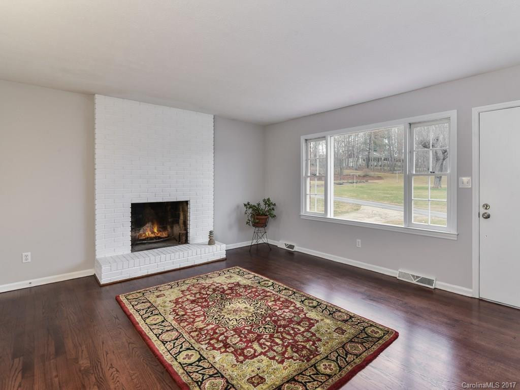 11 Donna Drive - Photo 2