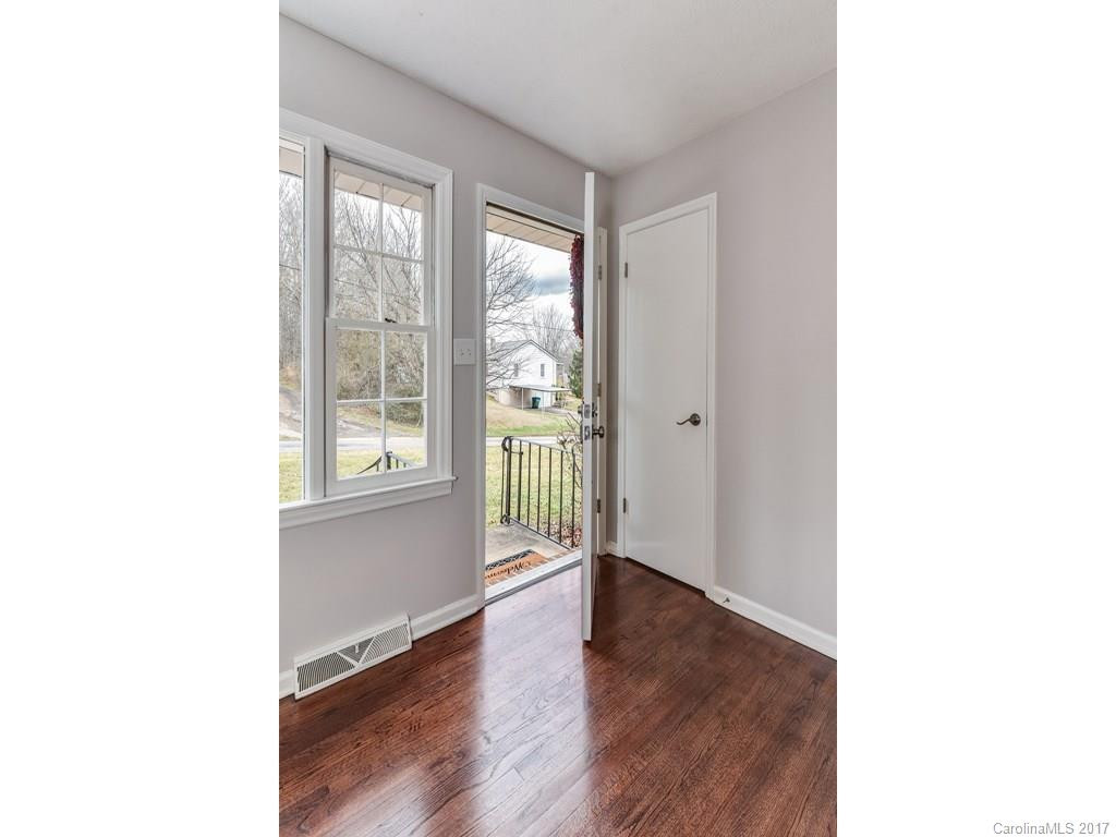 11 Donna Drive - Photo 8