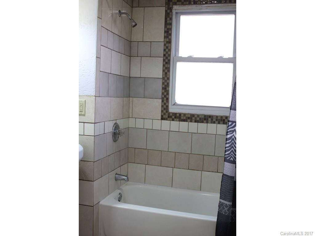144 Moody Avenue - Photo 12