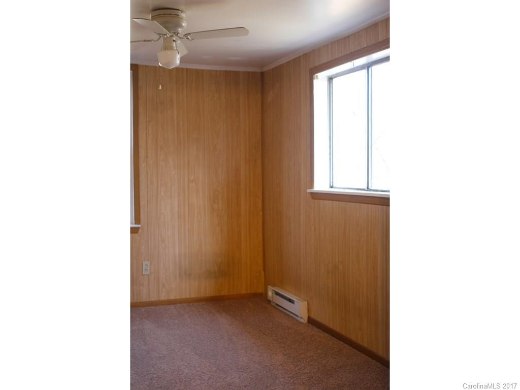 144 Moody Avenue - Photo 13
