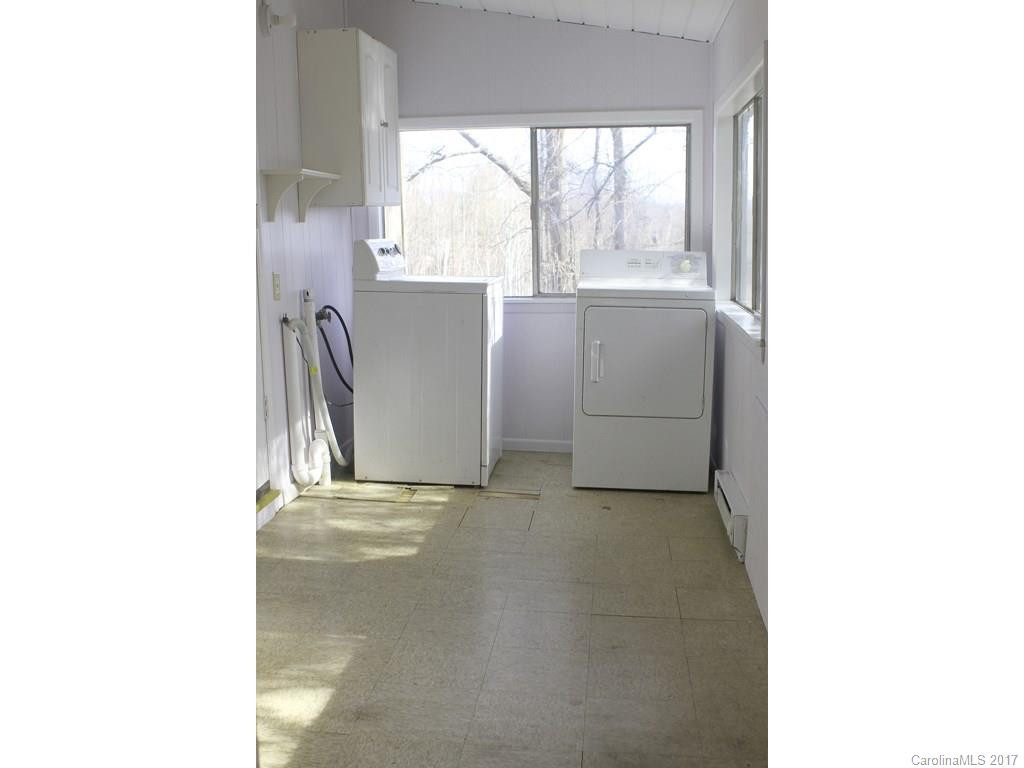 144 Moody Avenue - Photo 16