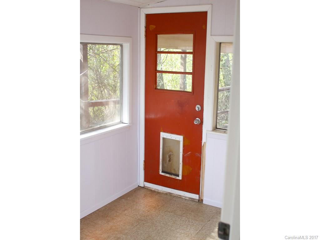 144 Moody Avenue - Photo 17