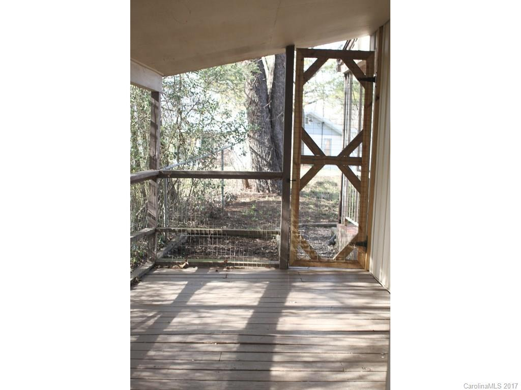 144 Moody Avenue - Photo 18