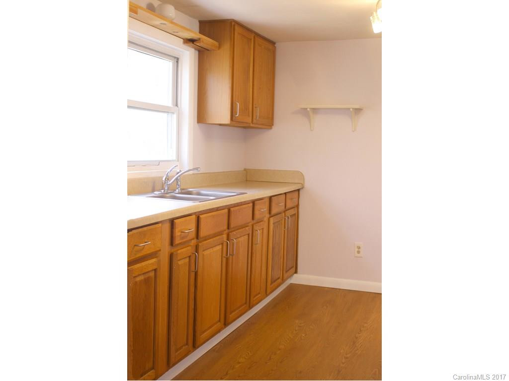 144 Moody Avenue - Photo 5