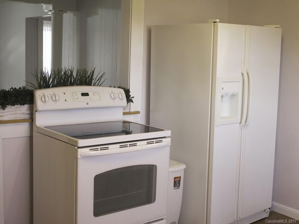 144 Moody Avenue - Photo 6
