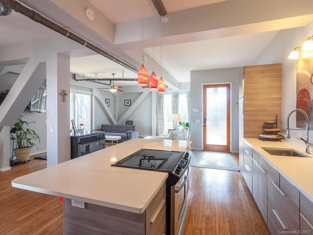 138 Riverview Drive - Photo 3
