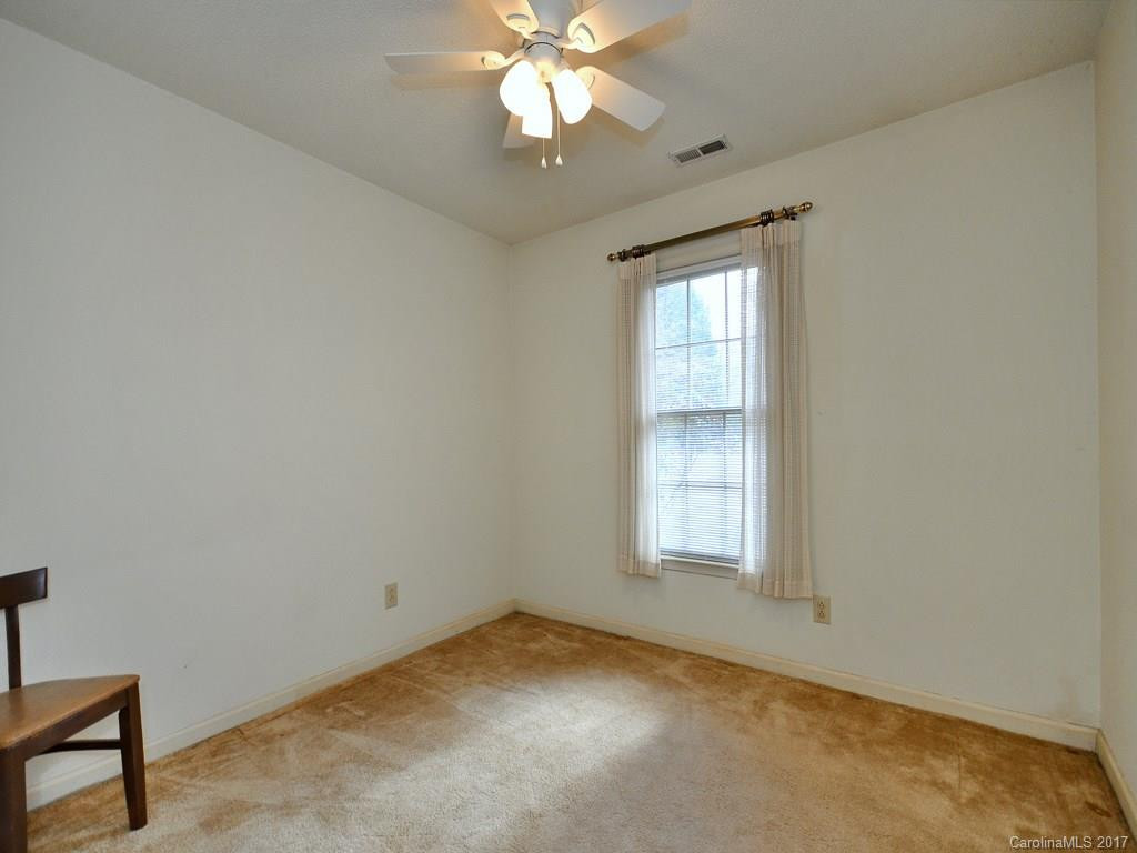 406 Creekside Drive - Photo 11
