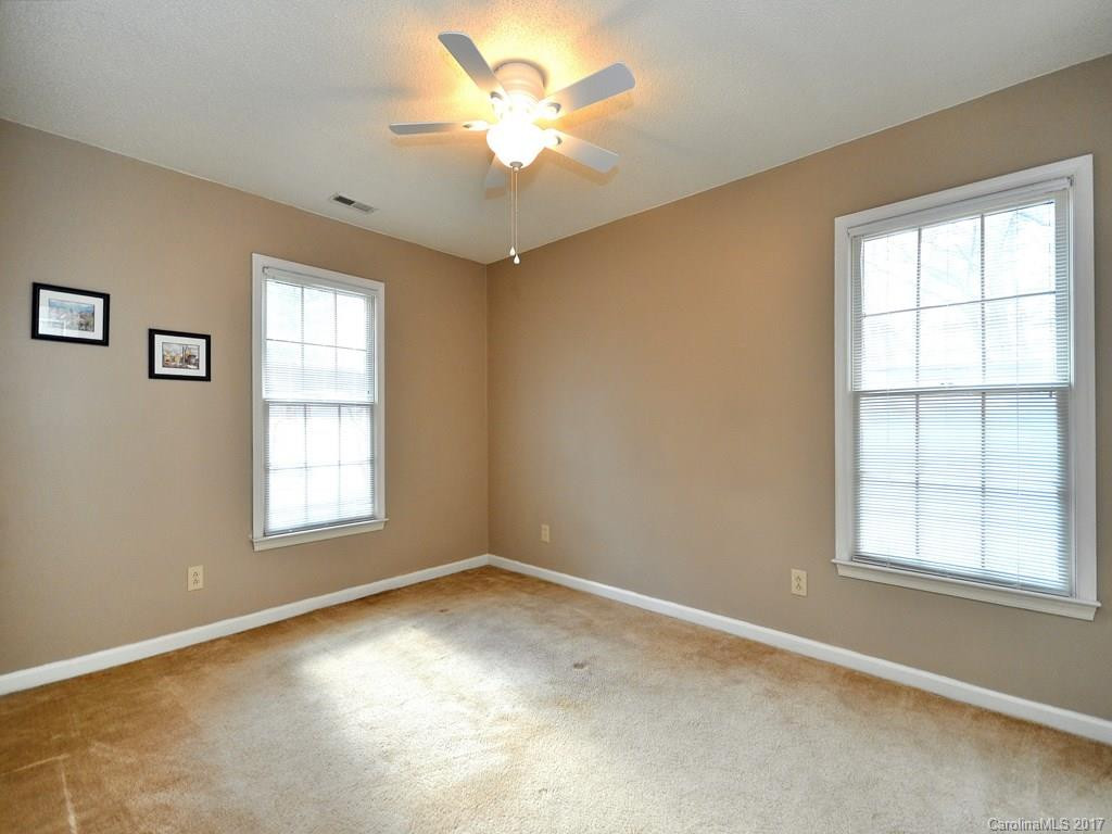 406 Creekside Drive - Photo 12