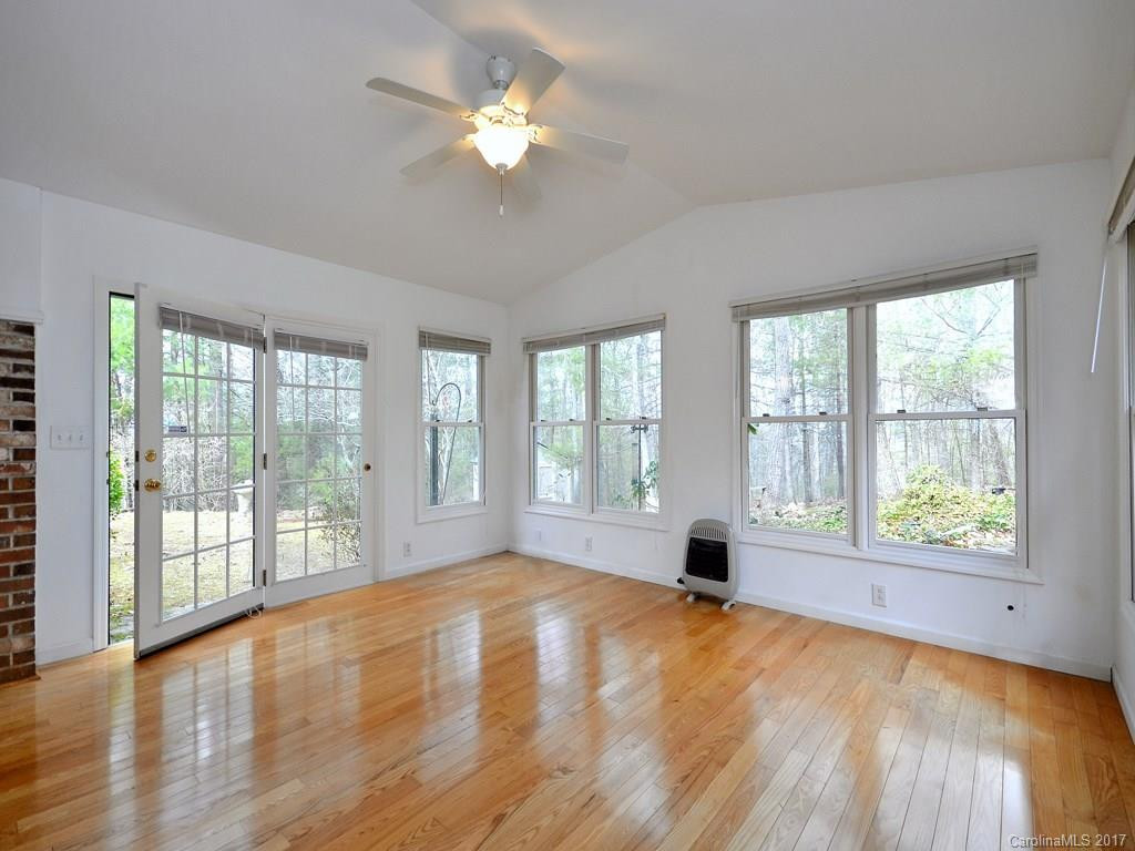 406 Creekside Drive - Photo 7