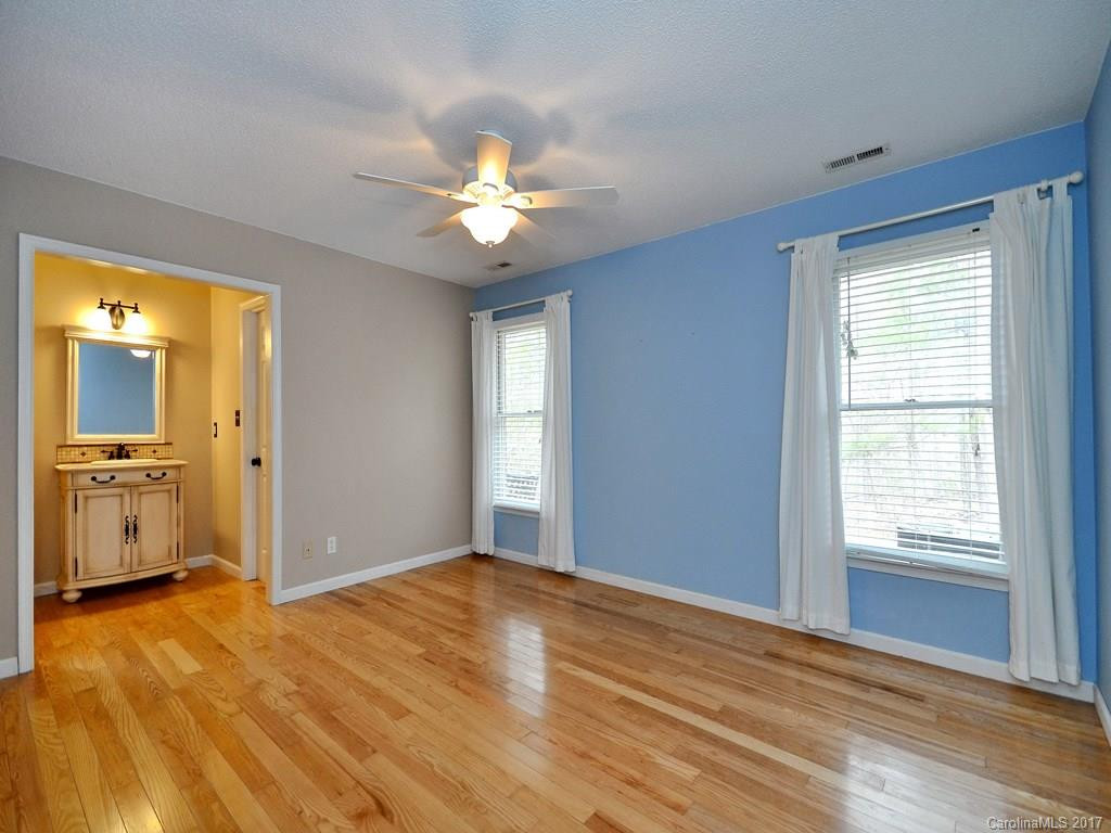 406 Creekside Drive - Photo 8