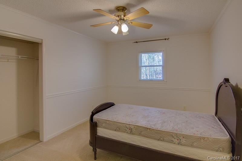24 Charles Lance Place - Photo 12
