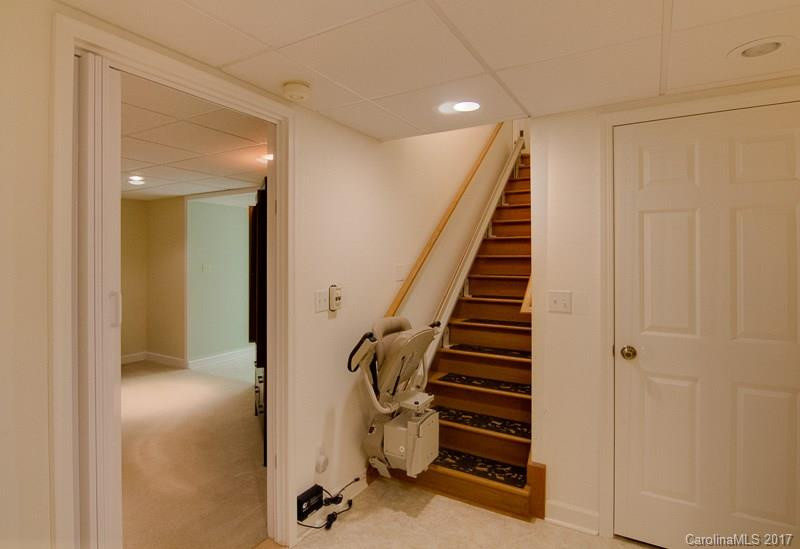 24 Charles Lance Place - Photo 16