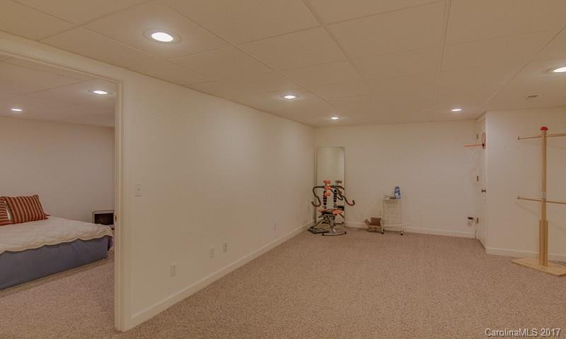 24 Charles Lance Place - Photo 17