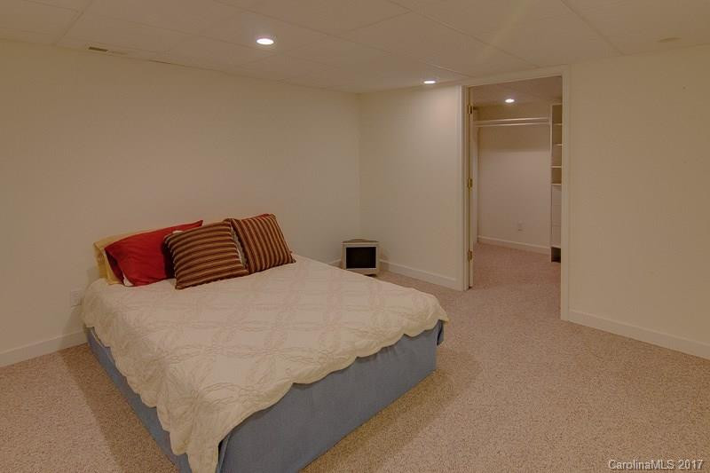 24 Charles Lance Place - Photo 18