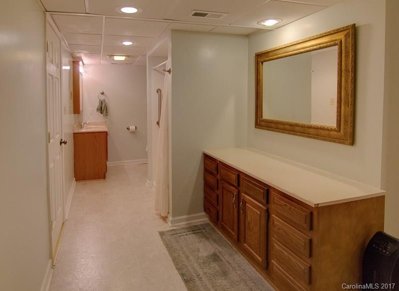 24 Charles Lance Place - Photo 19