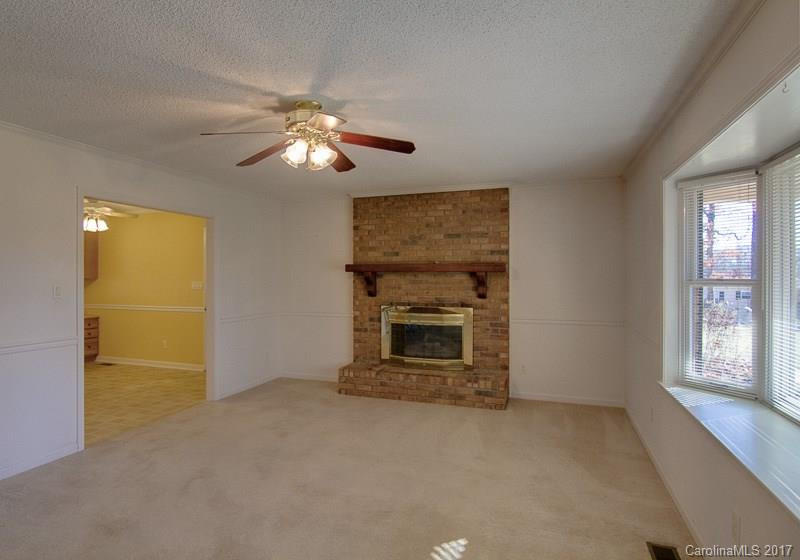 24 Charles Lance Place - Photo 4