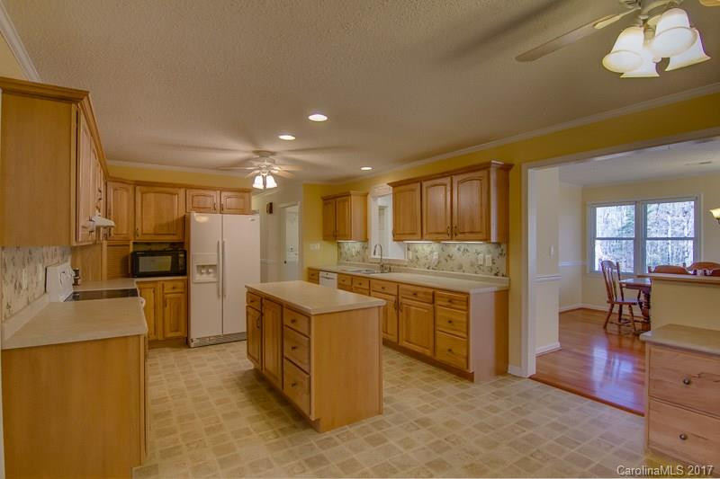 24 Charles Lance Place - Photo 5