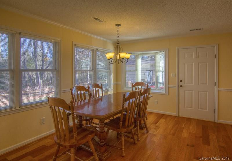 24 Charles Lance Place - Photo 6