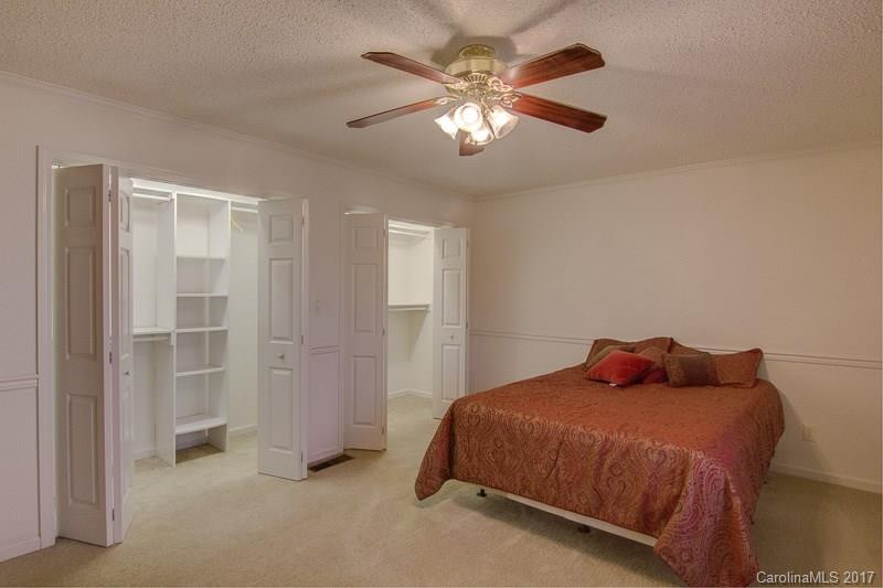 24 Charles Lance Place - Photo 7