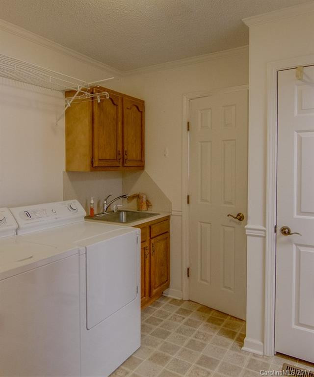 24 Charles Lance Place - Photo 10