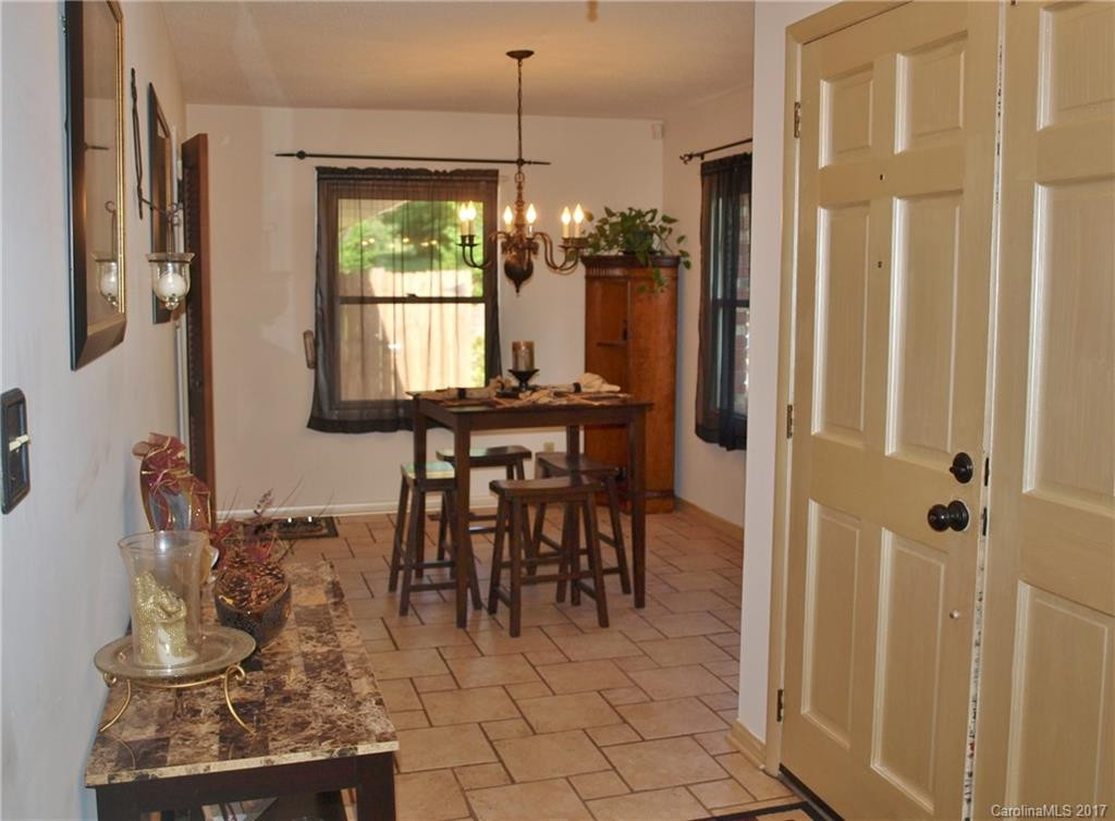 100 Inglewood Drive - Photo 2