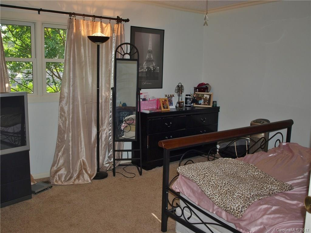 100 Inglewood Drive - Photo 14