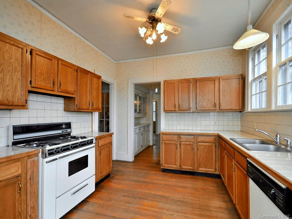 926 Kanuga Road - Photo 8