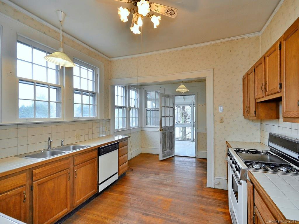 926 Kanuga Road - Photo 9