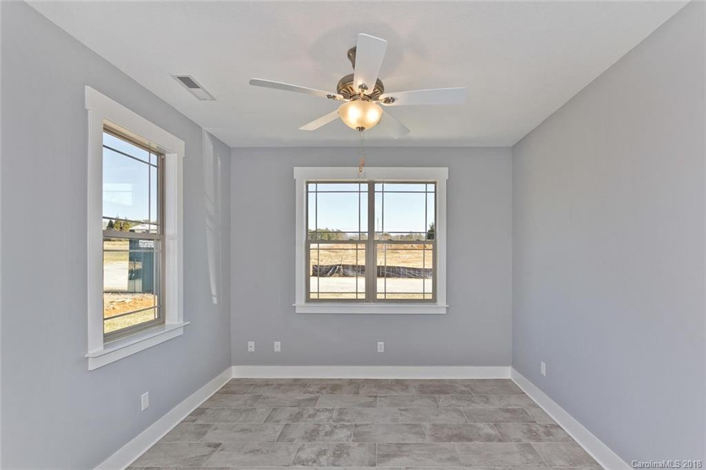 683 Summerfield Place - Photo 3