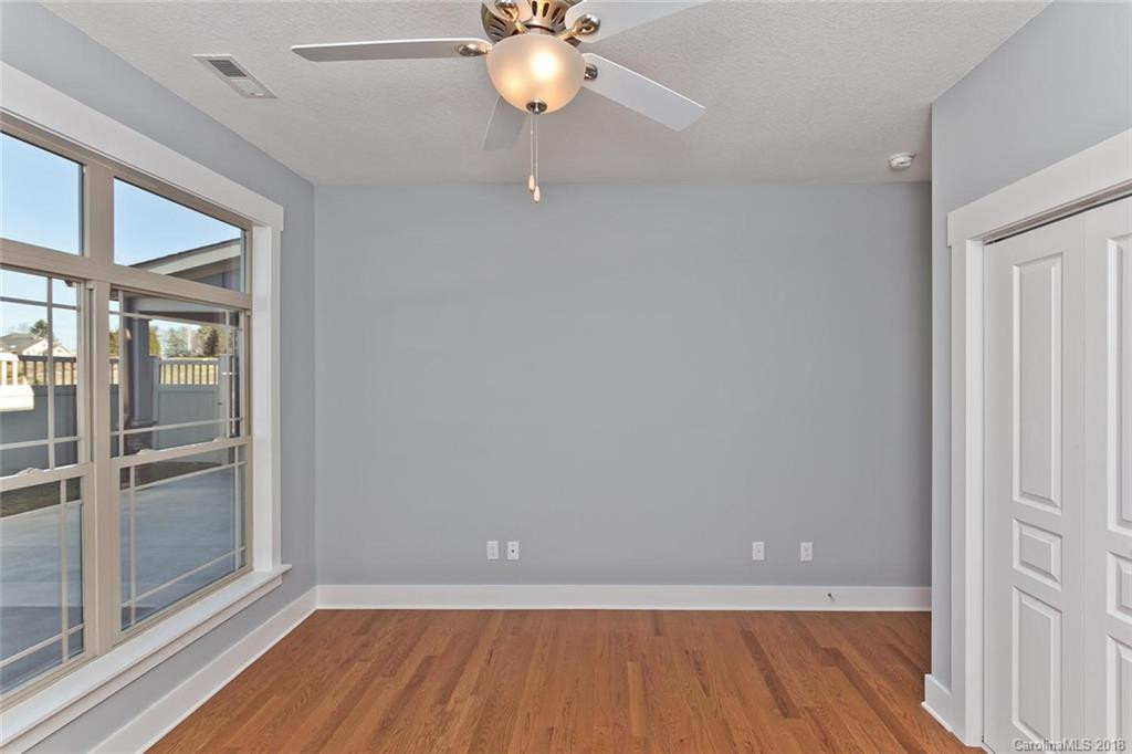 683 Summerfield Place - Photo 10