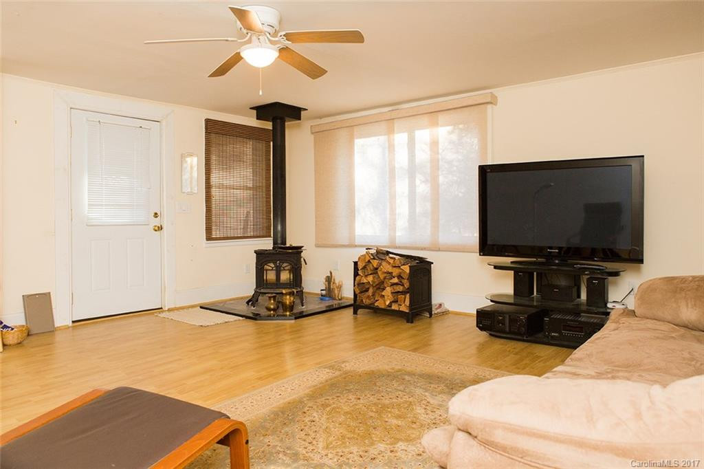63 Wolf Road - Photo 3