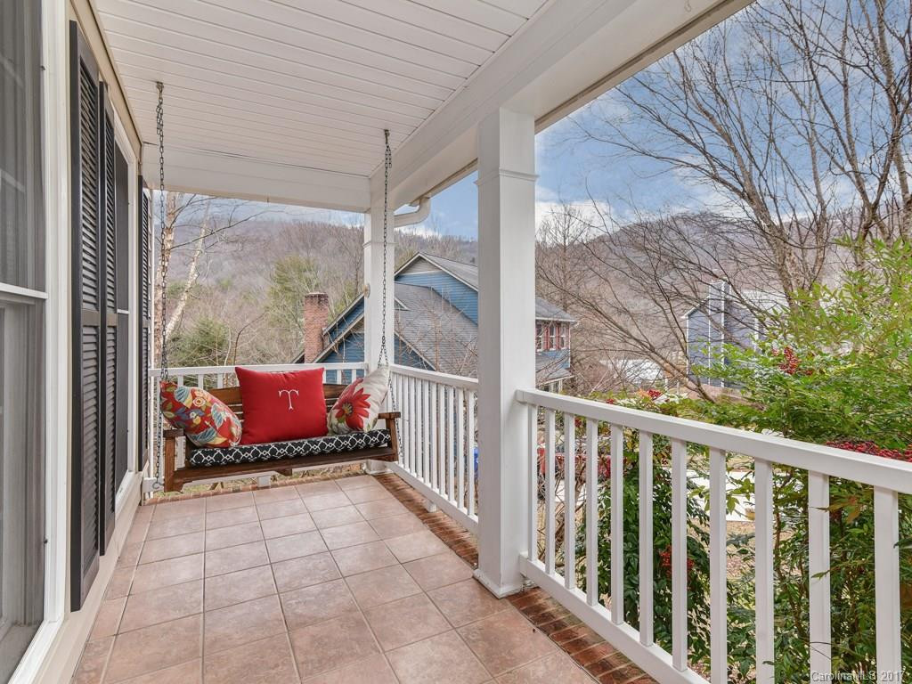 8 Fox Lair Court - Photo 2