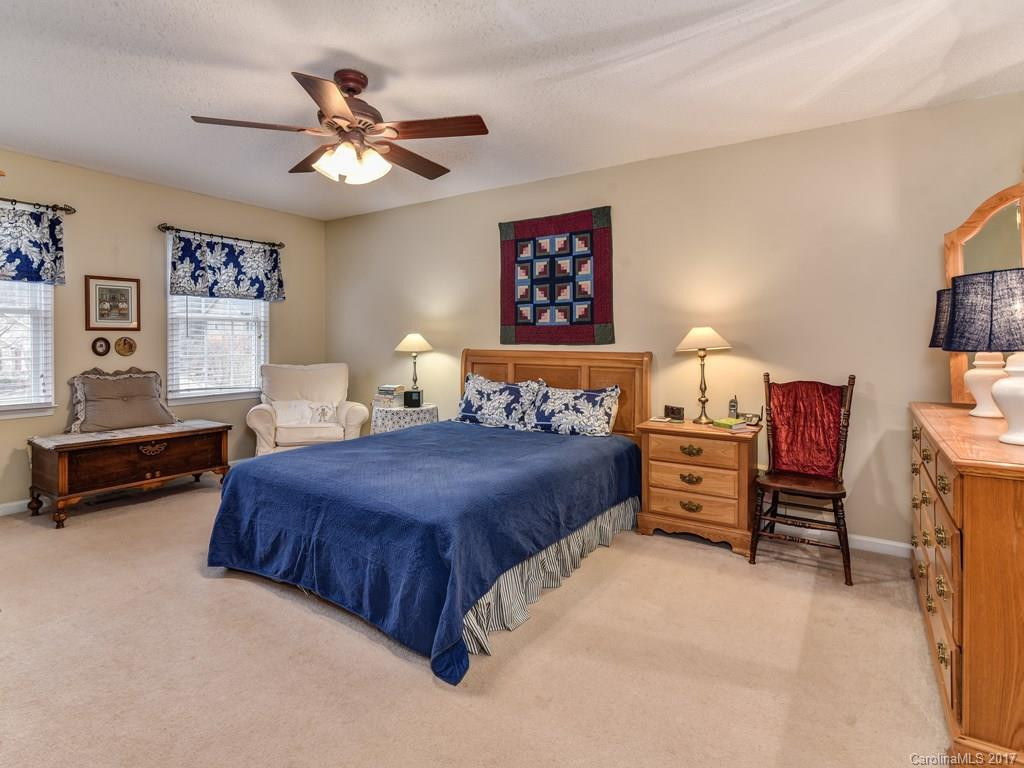 8 Fox Lair Court - Photo 12
