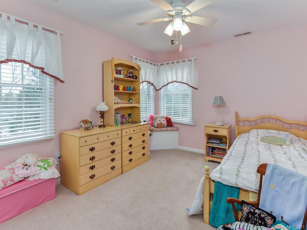8 Fox Lair Court - Photo 17