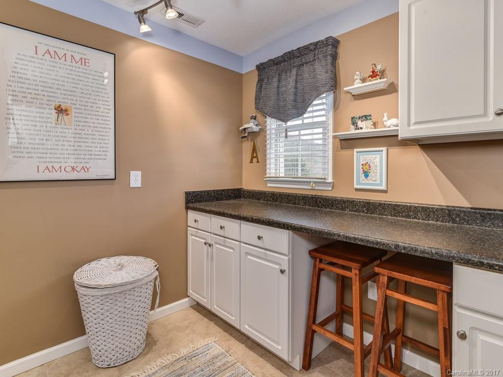 8 Fox Lair Court - Photo 18