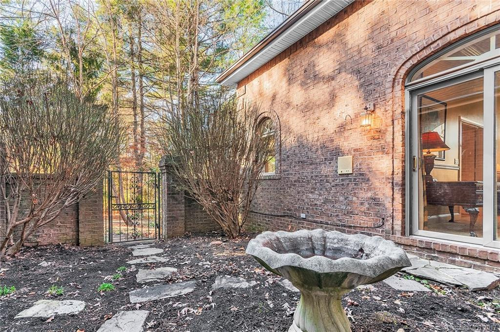 332 Racquet Club Road - Photo 22