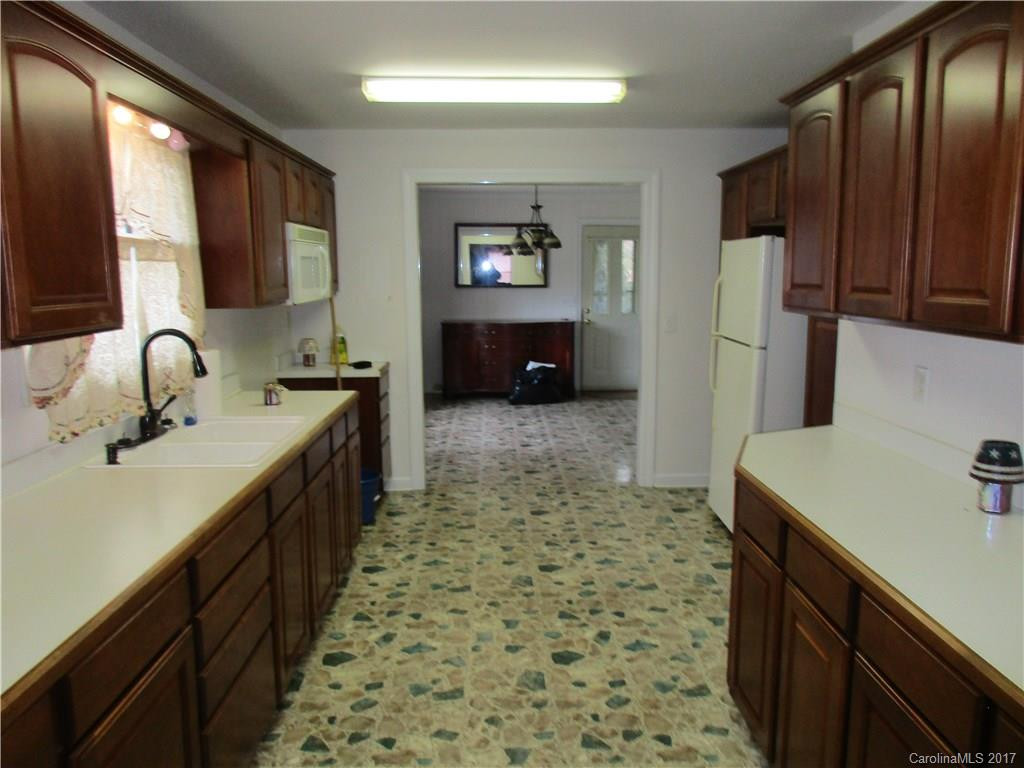 668 US 221 Highway - Photo 11