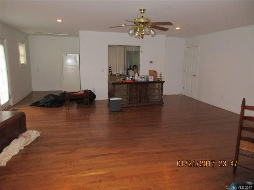 668 US 221 Highway - Photo 18
