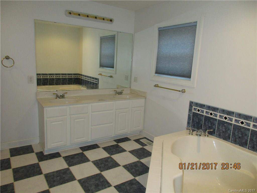 668 US 221 Highway - Photo 21