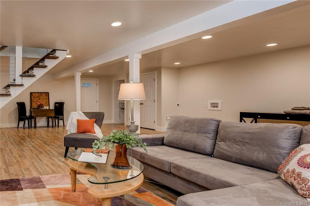 28 Winthrop Road - Photo 18