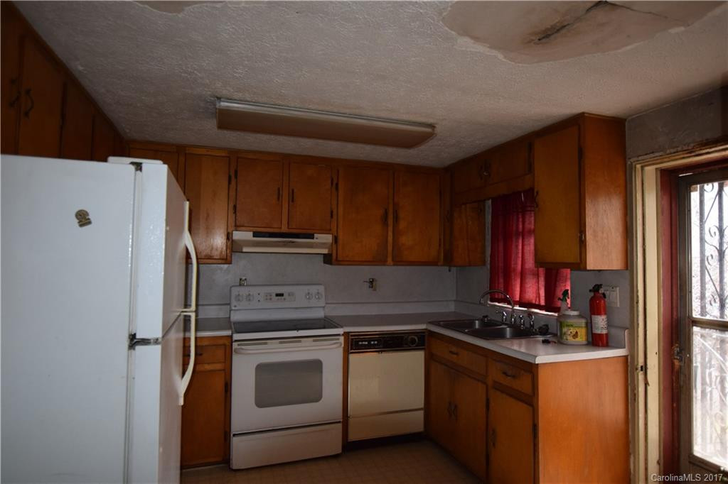 107 Harrison Street - Photo 2
