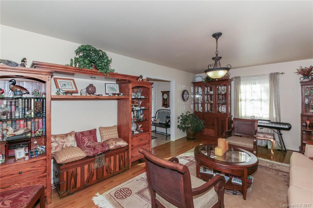113 Hawthorn Drive - Photo 6