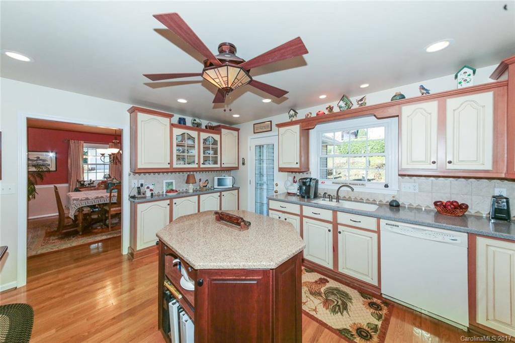 113 Hawthorn Drive - Photo 10