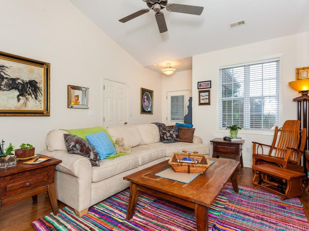 497 Toms Hill Drive - Photo 3