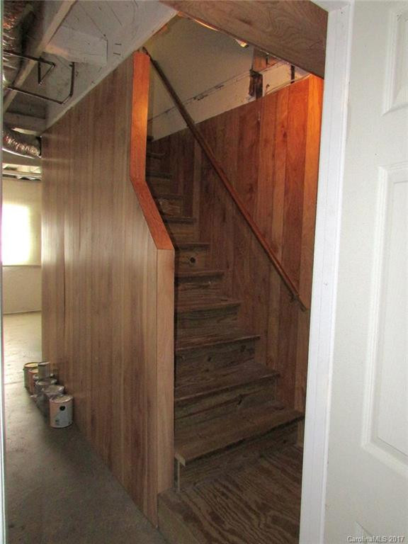 349 Deaverview Road - Photo 14